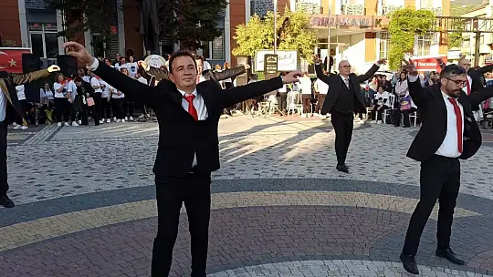 Devrek'te kadınların darbuka şovu