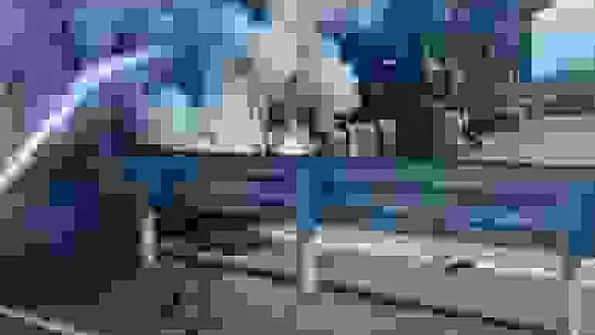 Devrilen çakıl yüklü tır alev aldı: 1 yaralı
