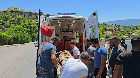 Devrilen otomobildeki 1 kişi yaralandı