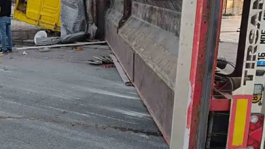 Devrilen tır ortalığı savaş alanına çevirdi: 1 yaralı
