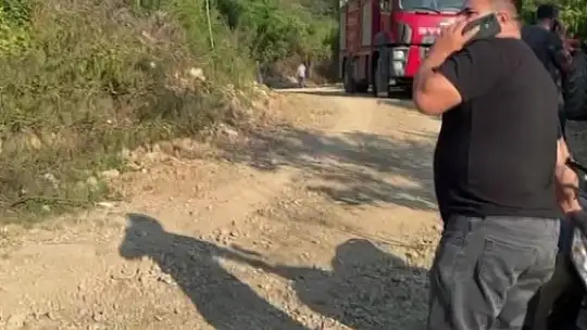 Taktörün altında kalan sürücü hayatını kaybetti