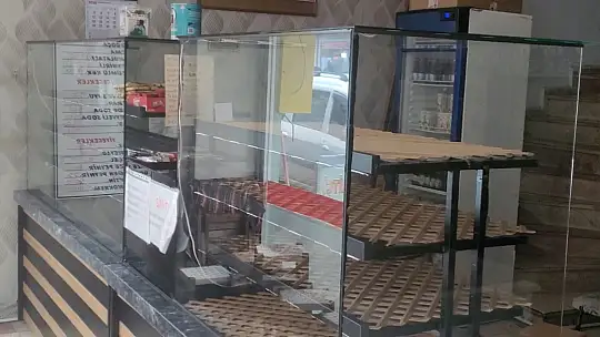 Doğal gaz kesintisi sebebiyle esnaf iş yerlerini açamadı