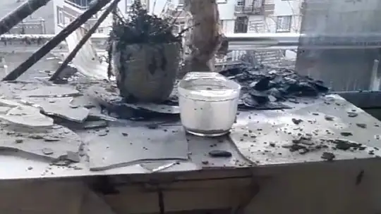 Doğalgaz kombisi yangın çıkardı: 3 kişi dumandan etkilendi
