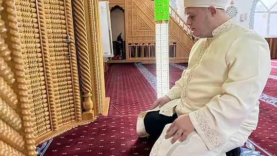 Down sendromlu Fırat'ın camideki vaazı ilgi gördü