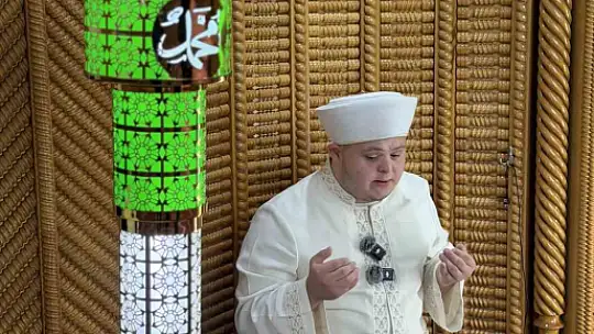 Down sendromlu Fırat'ın camideki vaazı ilgi gördü