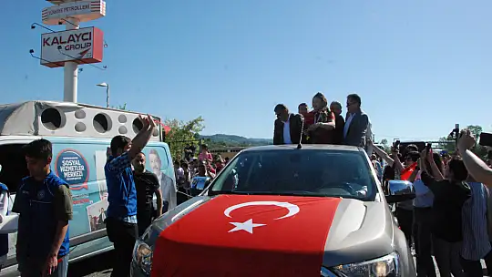 Dünya şampiyonuna coşkulu karşılama