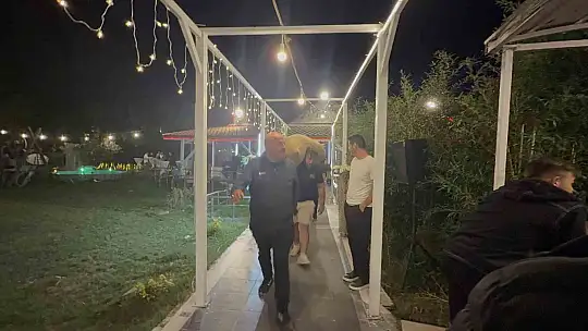 Düğünde altın yerine bir çuval fındık taktılar
