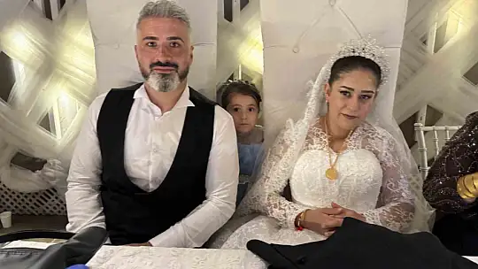Düğünde altın yerine bir çuval fındık taktılar