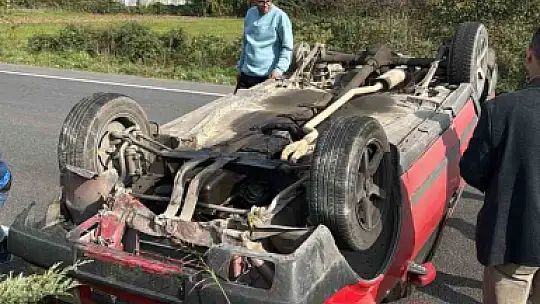 Düz yolda direksiyon hakimiyetini kaybetti takla attı: 1 yaralı