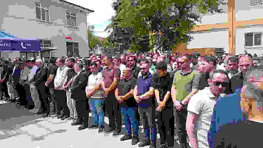Düzce Belediye Başkanı Özlü'nün şoförü son yolculuğuna uğurlandı