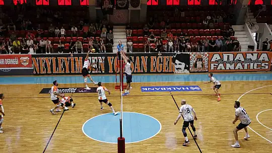 Düzce Belediyesi Spor Akademisi Voleybol Takımı deplasmandan mağlup döndü
