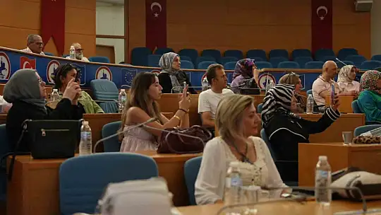 Düzce'de 'sessizliğin içinde huzur' semineri gerçekleştirildi