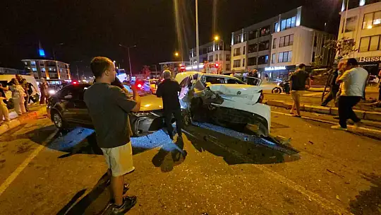 Düzce'de 6 araçlı zincirleme kaza: 2 yaralı
