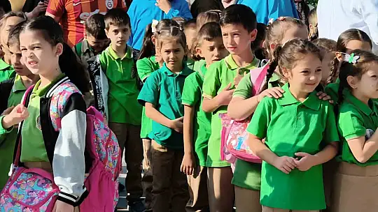 Düzce'de 76 bin 838 öğrenci için ders zili çaldı