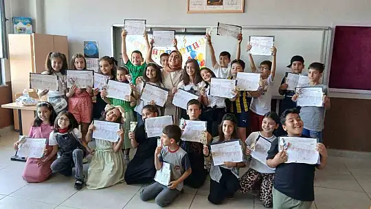 Düzce'de 76 bin 838 öğrenci karne sevinci yaşadı