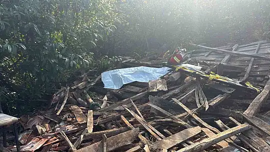 Düzce'de ahşap yapı çöktü: 1 ölü