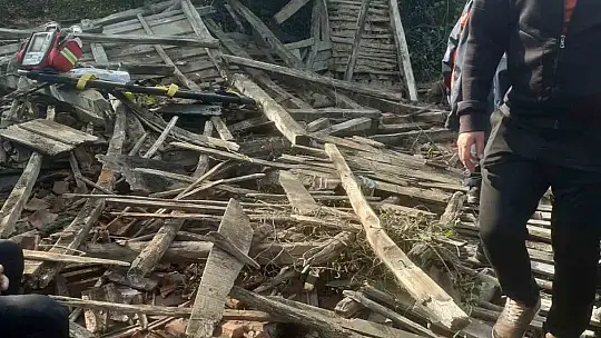 Düzce'de ahşap yapı çöktü: 1 ölü