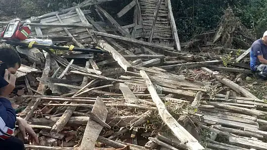 Düzce'de ahşap yapı çöktü: 1 ölü