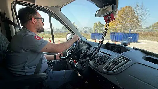 Düzce'de ambulans sürücüleri zorlu parkurlarda eğitim alıyor