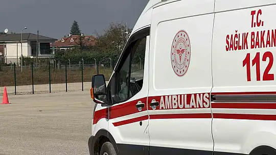 Düzce'de ambulans sürücüleri zorlu parkurlarda eğitim alıyor