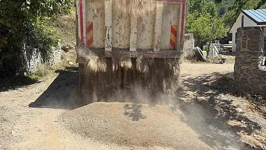 Asfalt çalışmaları devam ediyor