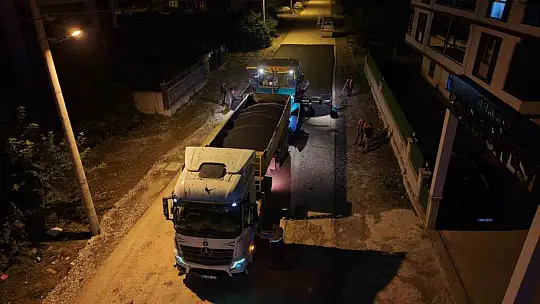 Düzce'de asfalt çalışmaları gece gündüz devam ediyor