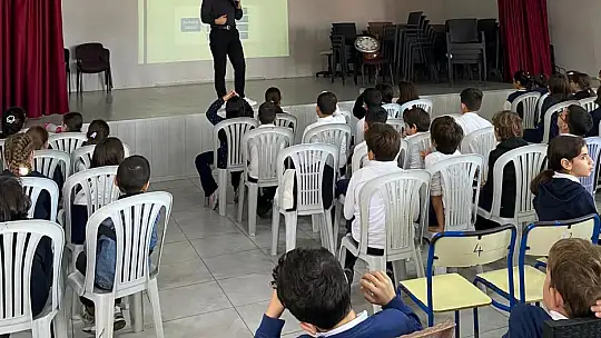 Düzce'de bebek, çocuk ve genç akademisi eğitim yapıldı