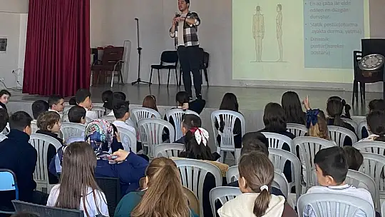 Düzce'de bebek, çocuk ve genç akademisi eğitim yapıldı