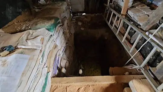 Defineciler iş başında