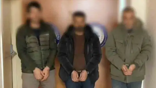 Düzce'de kamyon kasasında 14 düzensiz göçmen yakalandı