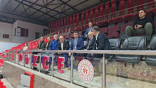 Düzce'de kritik maç öncesi Vali Aslan'dan destek çağrısı