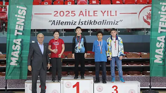 Düzce'de Masa tenisi turnuvasının şampiyonları belli oldu