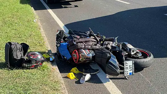Motosiklet yayaya çarptı: 1 ölü, 1 ağır yaralı