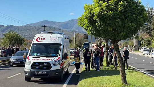 Motosiklet yayaya çarptı: 1 ölü, 1 ağır yaralı