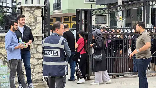 Düzce'de nefesler tutuldu YKS heyecanı başladı
