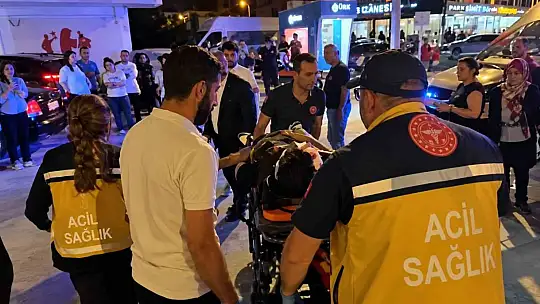 Otomobil ile hafif ticari araç çarpıştı: 3 yaralı