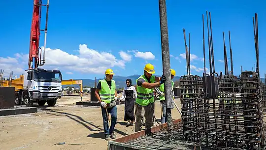 Düzce'de sanayi sitesinin 2 etabı için temeller atıldı