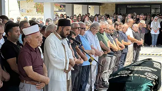Düzce'de sevilen doktorun cenaze namazını kuzeni kıldırdı