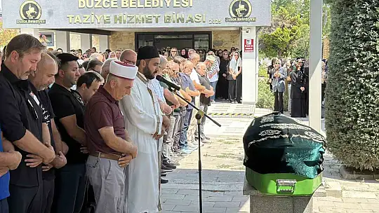 Düzce'de sevilen doktorun cenaze namazını kuzeni kıldırdı