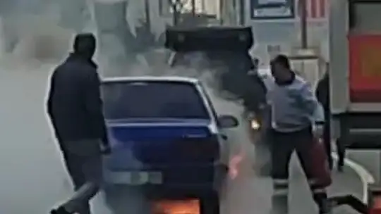 Düzce'de seyir halindeki otomobil alev aldı