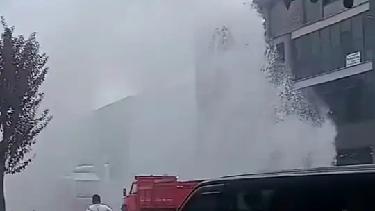Düzce'de su borusu patladı: 5 metre su fışkırdı