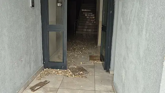 Düzce'de su borusu patladı: 5 metre su fışkırdı