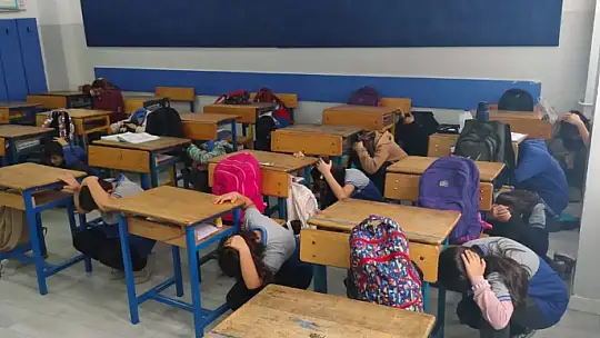 Düzce'de tüm okullarda eş zamanlı afet tatbikatı yapıldı