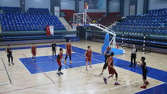 Düzce'de U-14 erkekler basketbol yerel lig heyecanı başladı