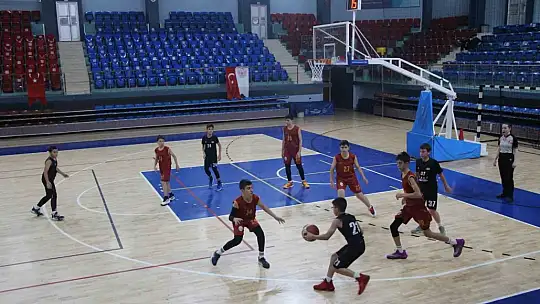 Düzce'de U-14 erkekler basketbol yerel lig heyecanı başladı