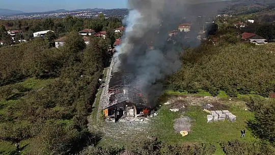 Yangının çıktığı fabrika kullanılamaz hale geldi