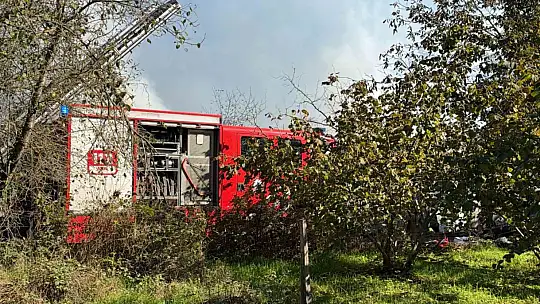 Yangının çıktığı fabrika kullanılamaz hale geldi