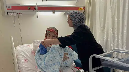 Düzce'de yeni yılın ilk bebeği Ege oldu