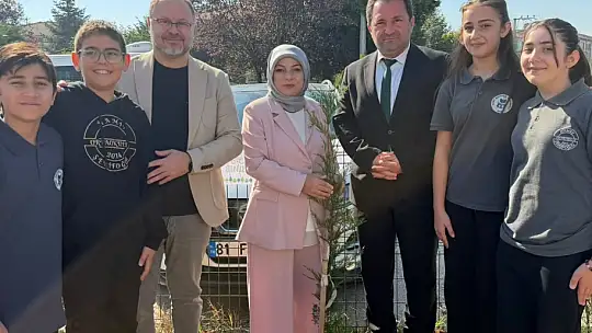 Düzce'de Yeşil Duvar Projesiyle 90 fidan toprakla buluştu