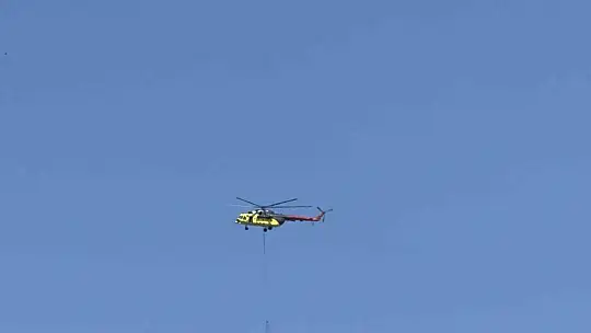 Düzce'deki orman yangınına helikopter ve 20 araçla müdahale sürüyor